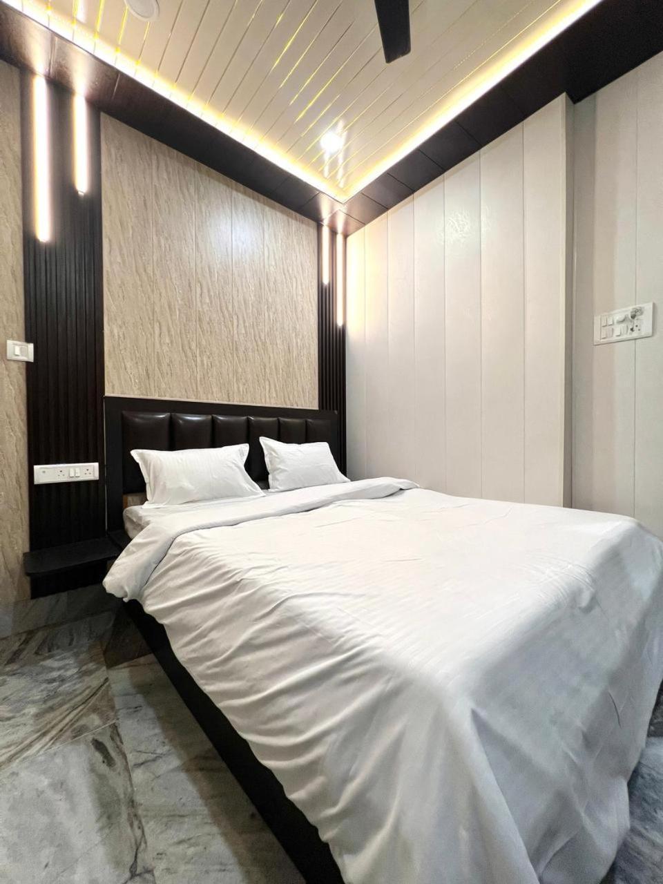Durga P Guest House Near Harishchandra Ghat Varanasi Exterior foto