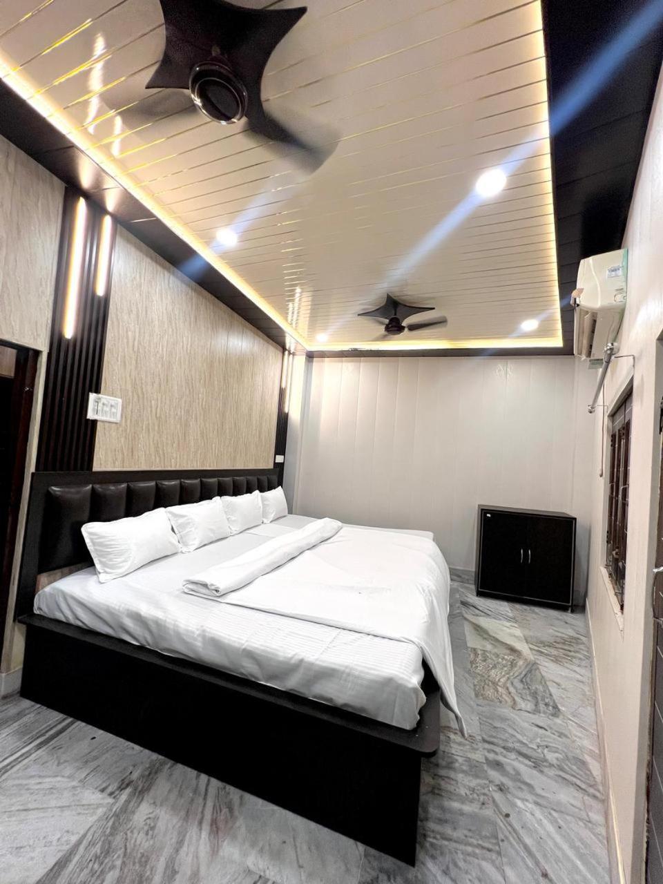 Durga P Guest House Near Harishchandra Ghat Varanasi Exterior foto