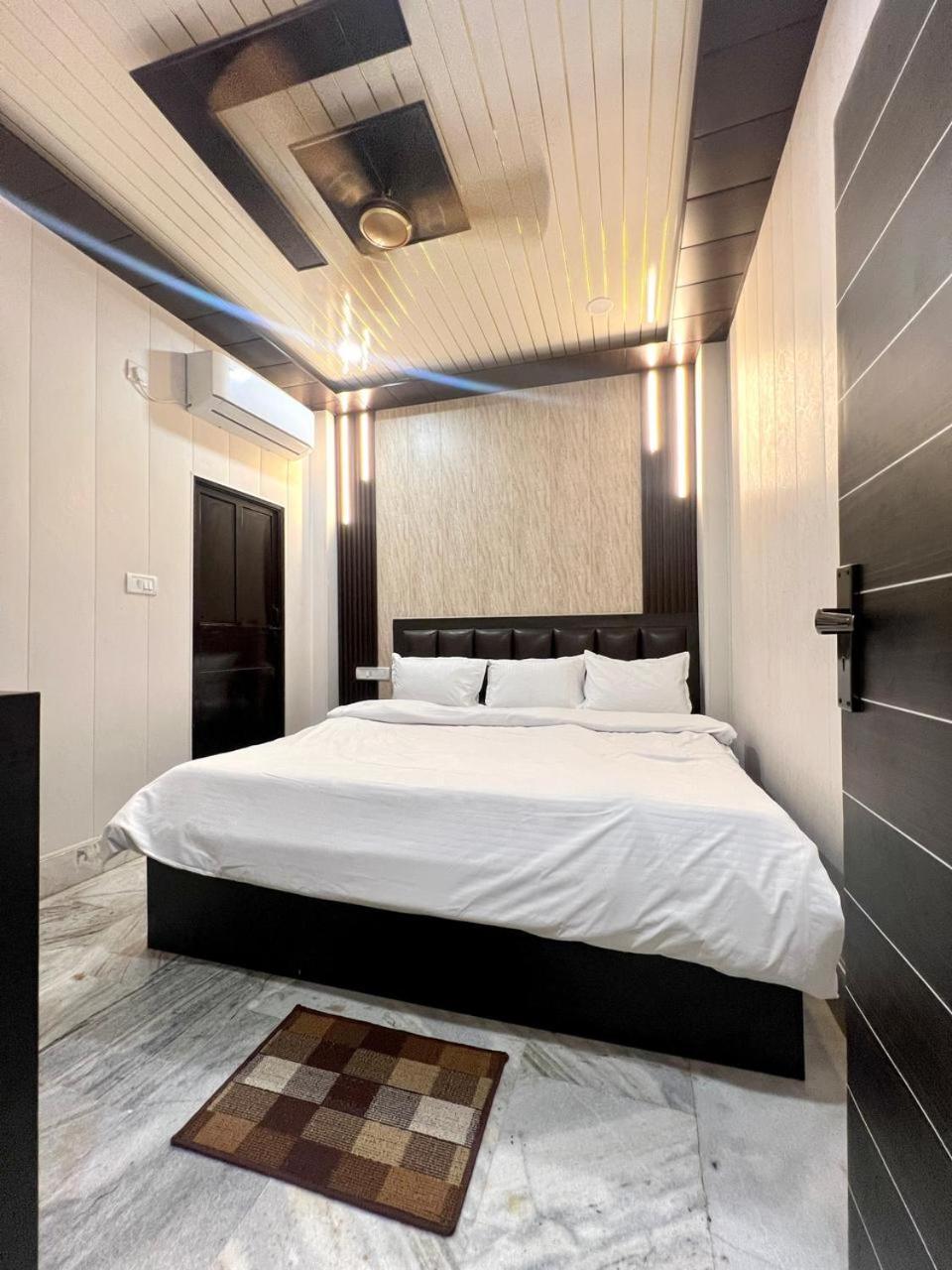 Durga P Guest House Near Harishchandra Ghat Varanasi Exterior foto